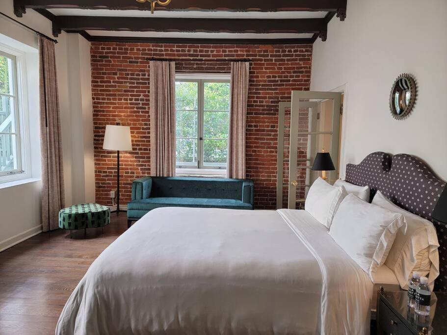 Cozy Studio With Franklin Village View - 30 Day Minimum Stay Los Ángeles Exterior foto